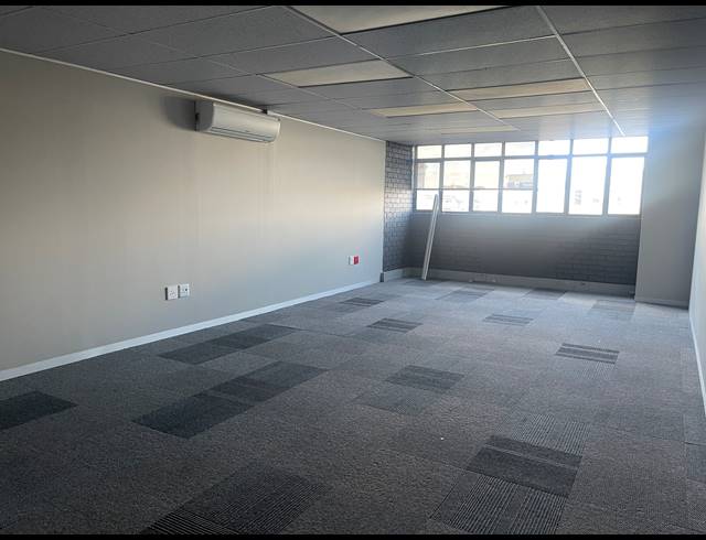 98M² OFFICE TO LET IN JANSENPARK